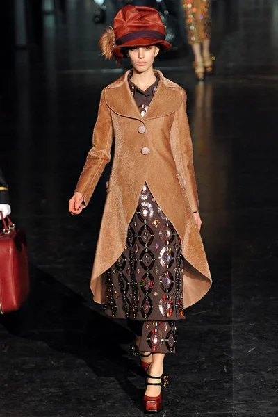 Look 32